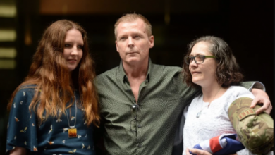 ټيموټي ویکس اوس خپلې کورنۍ سره یوځای شوی